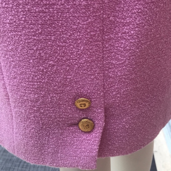 RARE  bubblegum coloured CHANEL SUIT. - Picture 6 of 8